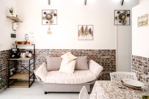 Bed, Kitchen or kitchenette, Living room, Photo of the whole room, Seating area, Dining area, Bedroom
