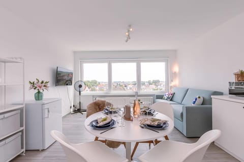 View (from property/room), Photo of the whole room, Seating area, Dining area