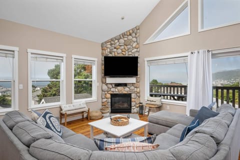 Paradise Found. House in Lincoln City