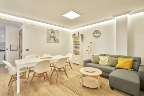 Seating area, Dining area