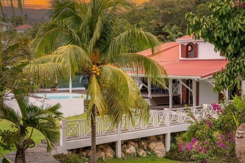 Spacieuse VILLA COROSSOL avec piscine et jeux extérieurs Villa in Le Gosier