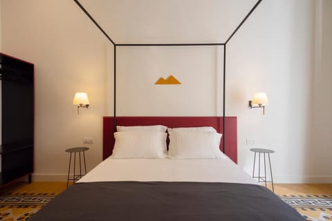 Bed, Photo of the whole room, Bedroom