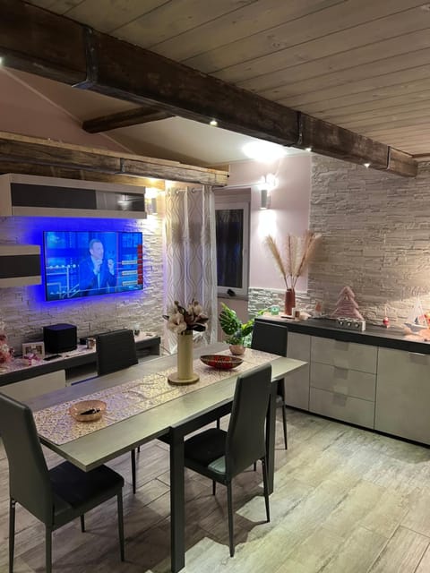 Living room, Dining area