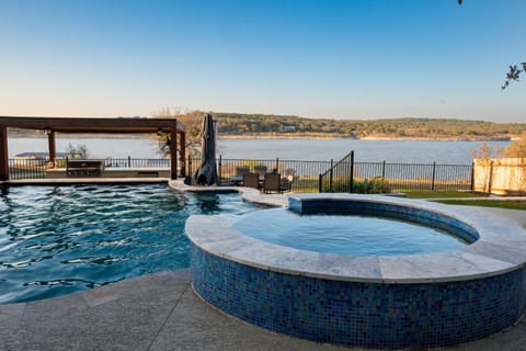 Lake Travis Home with Dock and Game Room! Group Escape House in Lago Vista