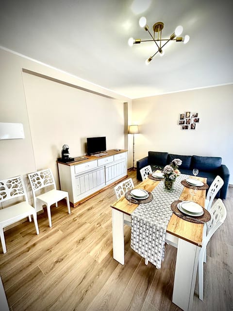 Communal lounge/ TV room, TV and multimedia, Living room, Seating area