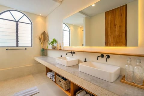 Luxe 4-Bedroom Villa - Private Pool & Fast Wi-Fi Villa in North Kuta