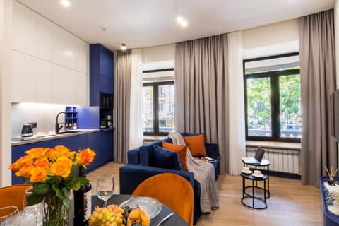TV and multimedia, Living room, Seating area, Dining area, minibar
