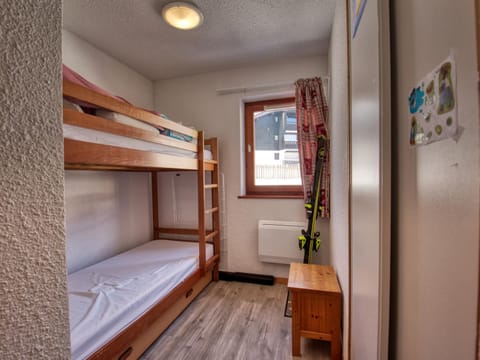 Appartement sud vue pistes, terrasse, équipement complet, sans animaux - FR-1-642-84 Apartment in Morillon