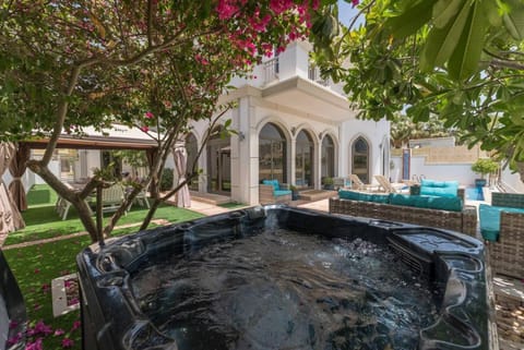 6 Bedroom Modern Luxury Villa In Palm Jumeirah Villa in Dubai