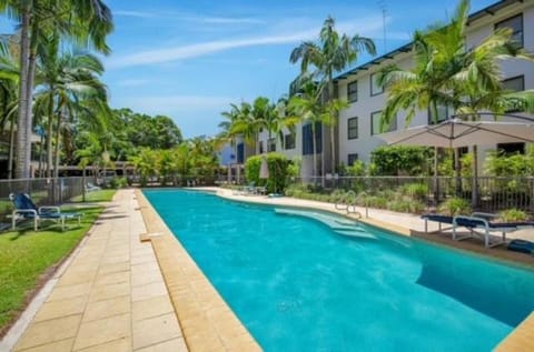 Pool view, Swimming pool, sunbed