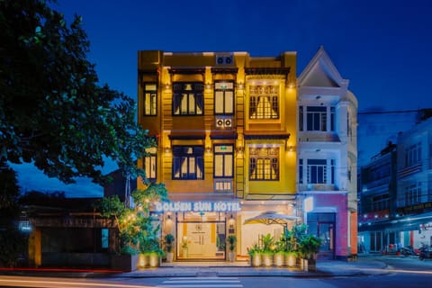 Property building, Night