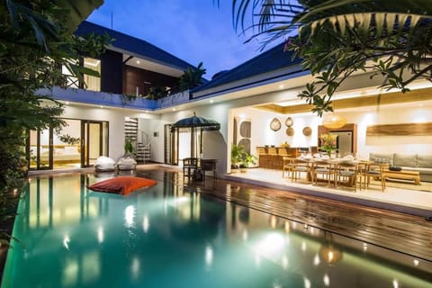 Property building, Pool view, Swimming pool