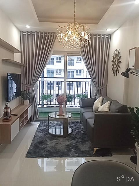 Communal lounge/ TV room, TV and multimedia, Living room, Seating area, Evening entertainment