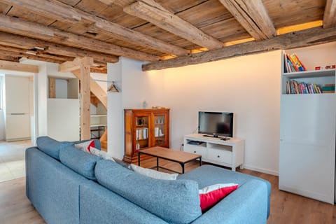 Communal lounge/ TV room, Living room
