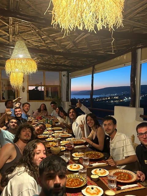 Restaurant/places to eat, People, View (from property/room), Balcony/Terrace, Food and drinks, Dining area, City view, group of guests
