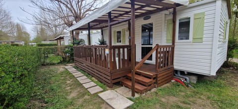 Property building, Patio, Garden, Garden view