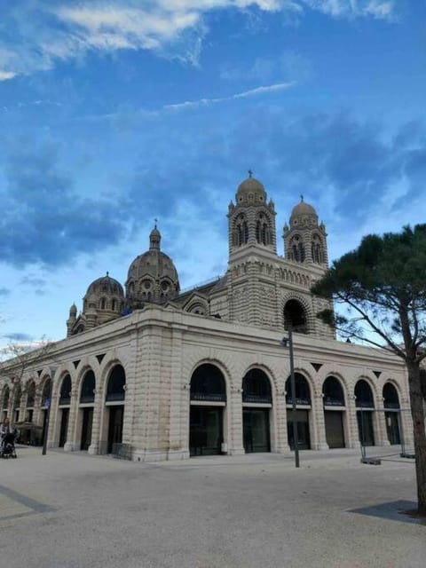 Charmant Studio Quai Joliette Apartment in Marseille