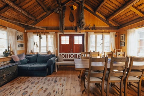 Arctic Fishermans Lodge- SAUNA included House in Lofoten