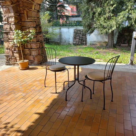 Dining area, Garden view