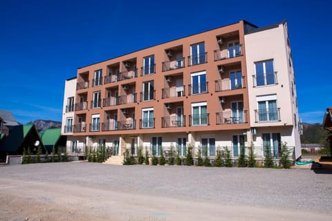 Property building, Day