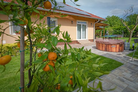 Facade/entrance, Garden, Hot Tub