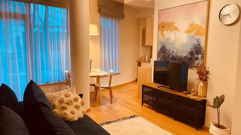 Communal lounge/ TV room, TV and multimedia, Living room, Seating area