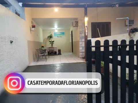 Property building, Patio, Balcony/Terrace, Parking
