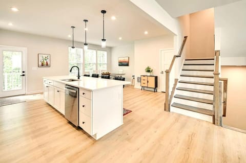 5BR home w Pool & Hot Tub Barefoot Golf Resort House in North Myrtle Beach