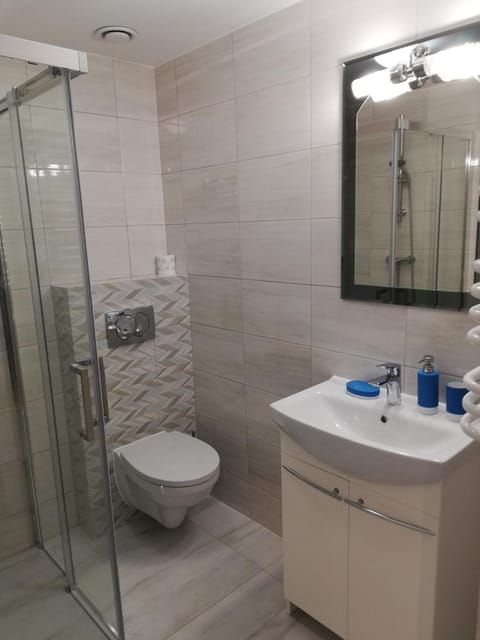 Noclegi Pod Lasem Apartment in Gmina Liszki