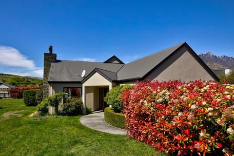 Property building, Garden, Garden view