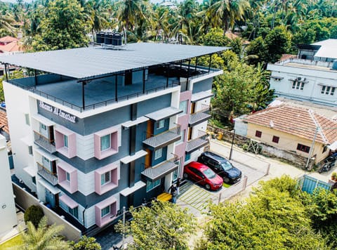 Neighbourhood, Street view, Parking