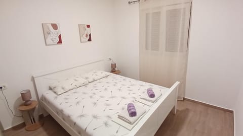 Apartments Tiha noć Kotor Apartment in Dobrota