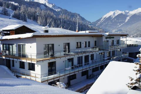Property building, Facade/entrance, Winter