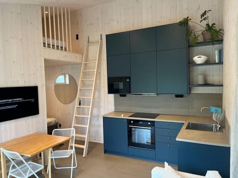 Mysigt attefallshus med närhet till stad och hav Apartment in Gothenburg