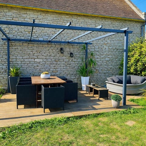 Property building, Garden, Garden, Garden view, Garden view