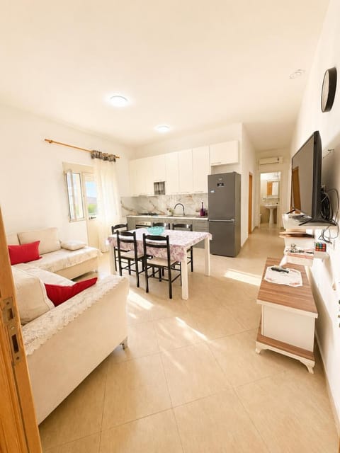 Kitchen or kitchenette, Living room, Dining area
