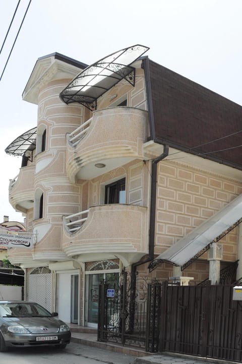 Property building, Street view