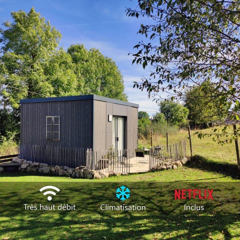 Property building, Patio, Natural landscape, Garden