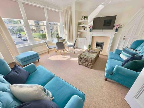 Spacious & Bright 3 bed Harrogate Apartment Apartment in Harrogate