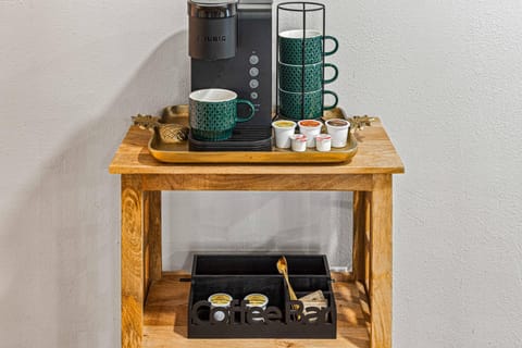 Rustic Retreat~Heated Pool~Hot Tub~3 Kings~Playset~Firepit~14 Bed House in Town N Country