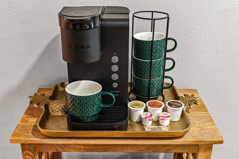 Rustic Retreat~Heated Pool~Hot Tub~3 Kings~Playset~Firepit~14 Bed House in Town N Country