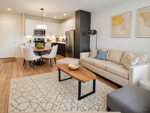 Kitchen or kitchenette, Living room, Seating area, Dining area