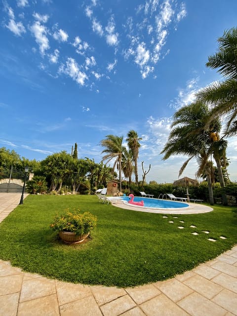 Day, Garden, Garden view, Pool view, Swimming pool, sunbed