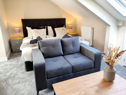 Carvetii - ANNE House Room 4 - Triple bed 2nd floor en-suite Apartment in Carlisle