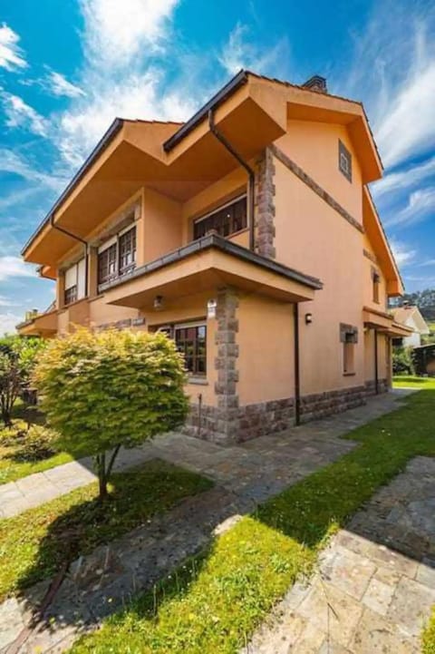 Property building, Garden, Garden view