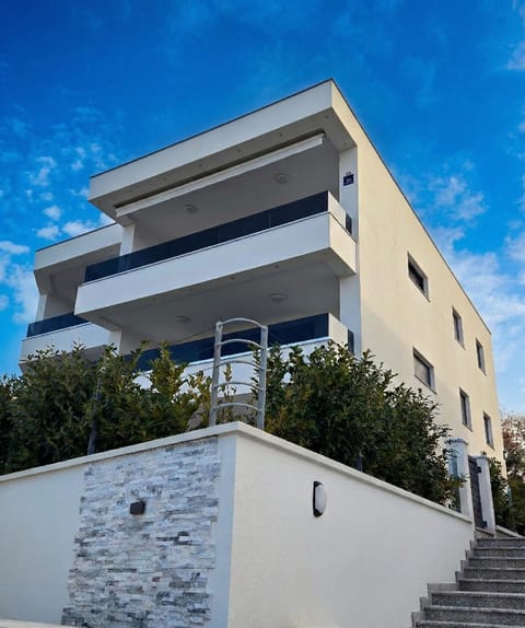 Property building, Balcony/Terrace