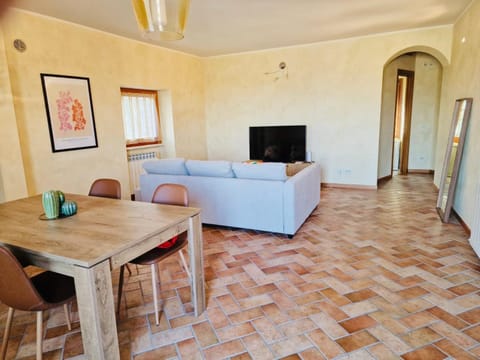 Communal lounge/ TV room, Living room, Seating area