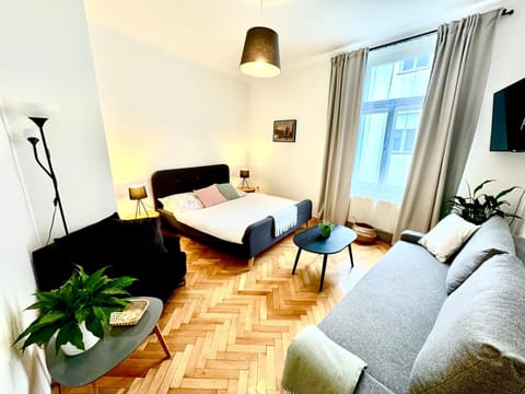 Bed, Photo of the whole room, Seating area, Bedroom