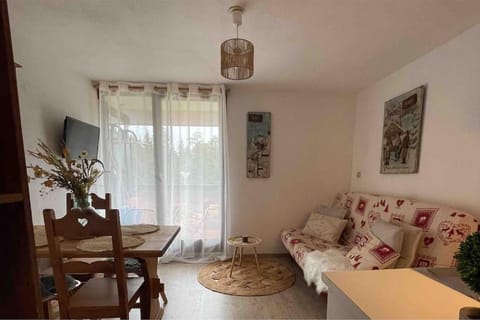 Chaleureux Studio Montagnard avec balcon 2303 Apartment in Jura