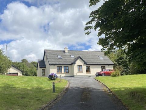 Property building, Spring, Garden view, Street view, Parking